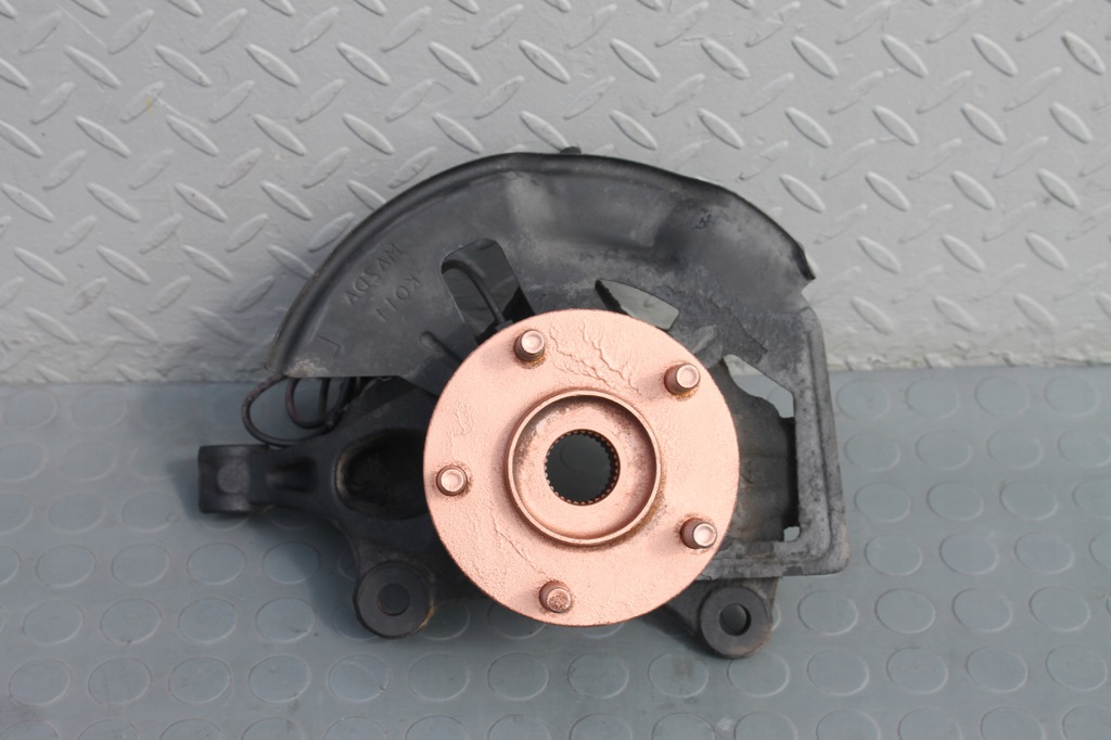 фото №1, Поворотний кулак лівий перед mazda 3 iii bm 2.2 d 13-18