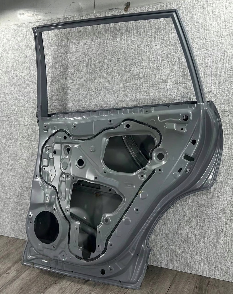 фото №13, Toyota corolla cross 2020- правая задняя дверь