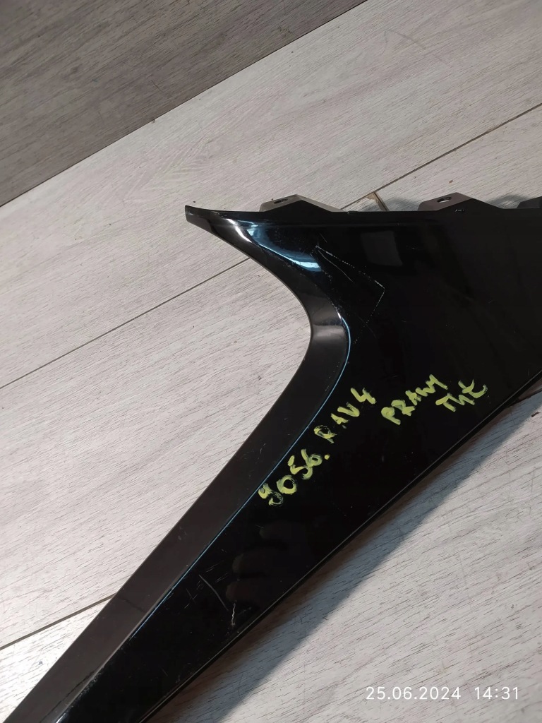 9056. rav 4 молдинг кришки права 76897-42050 Недорого