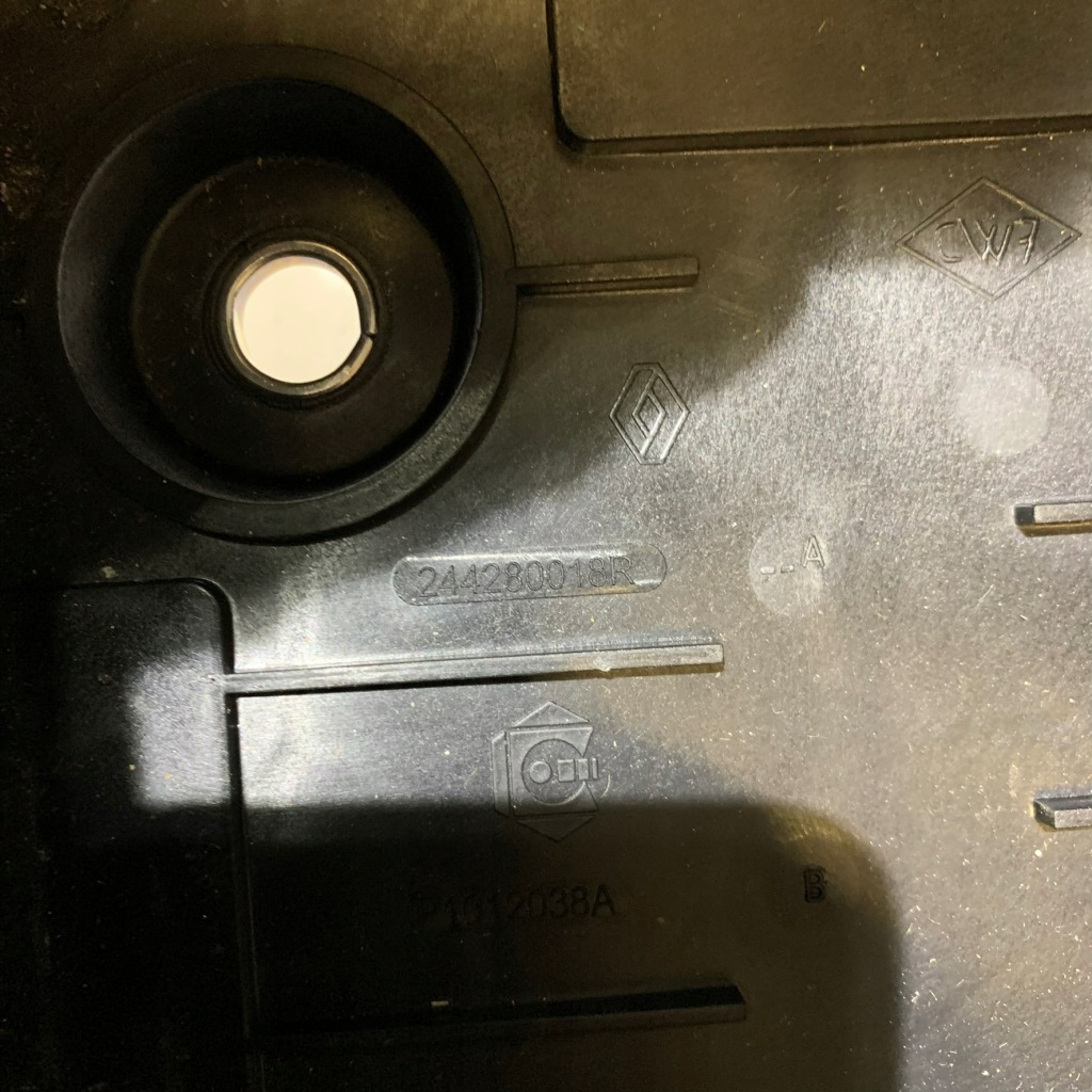 Megane iv 1.5 dci корпус акумулятор 244280018r 165551527r 165553843r Недорого