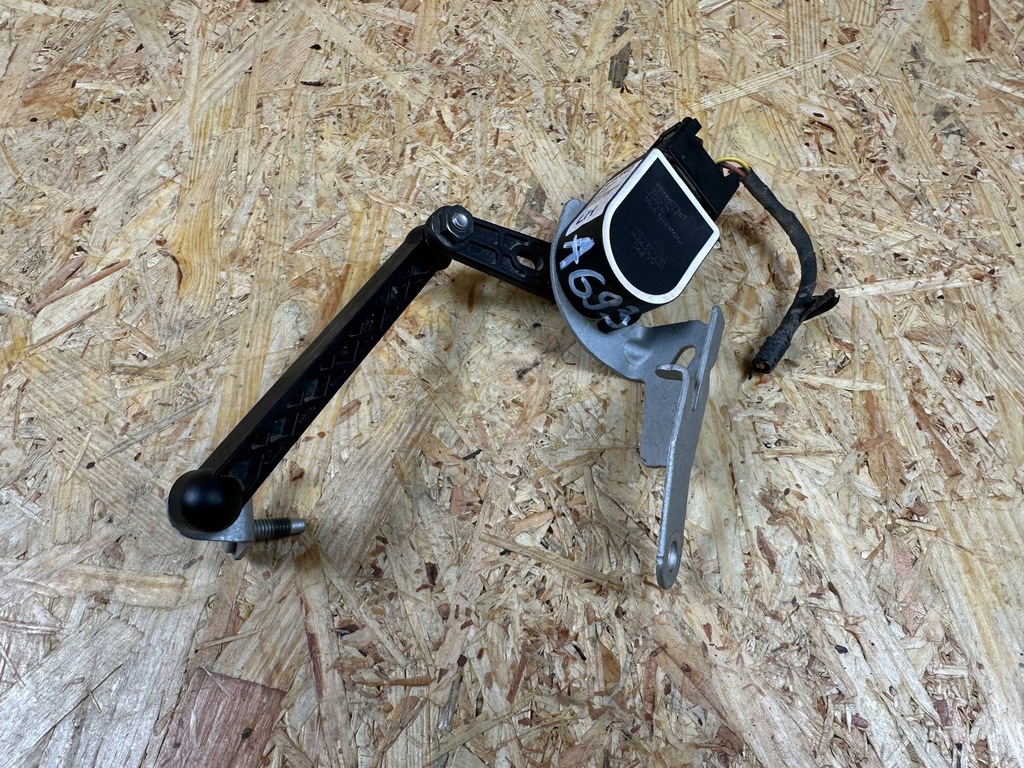 фото №9, Датчик выравнивание света лампа левый volvo xc40 c40 32221477 32221957