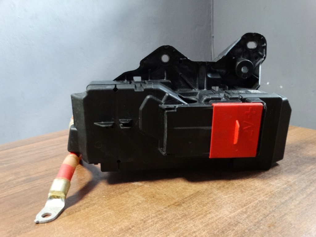 фото №1, Ideal коробка предохранителей mercedes w223 1