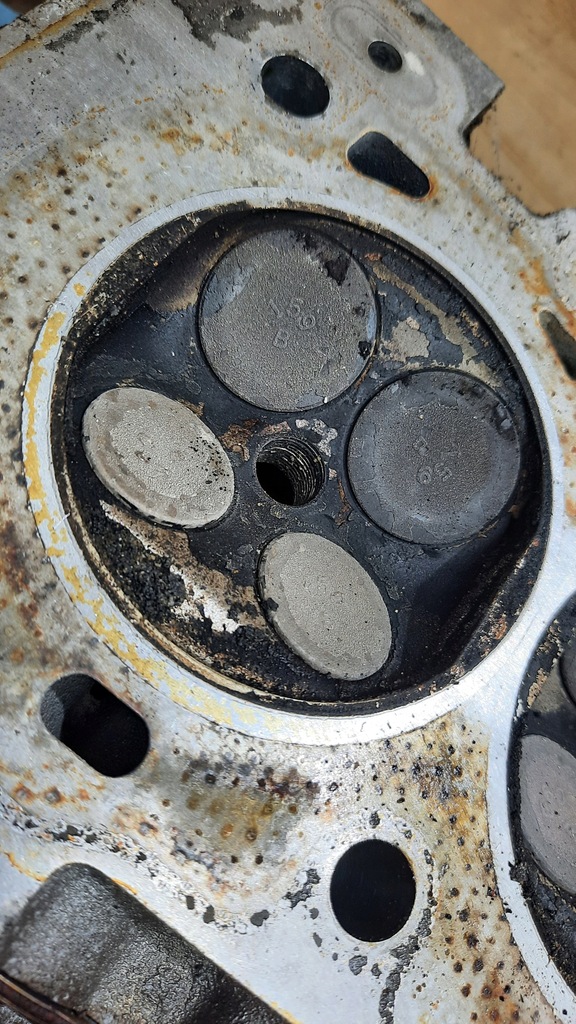 фото №4, Головка двигателя 1001837007 volvo xc70 s60 v70 2.4b