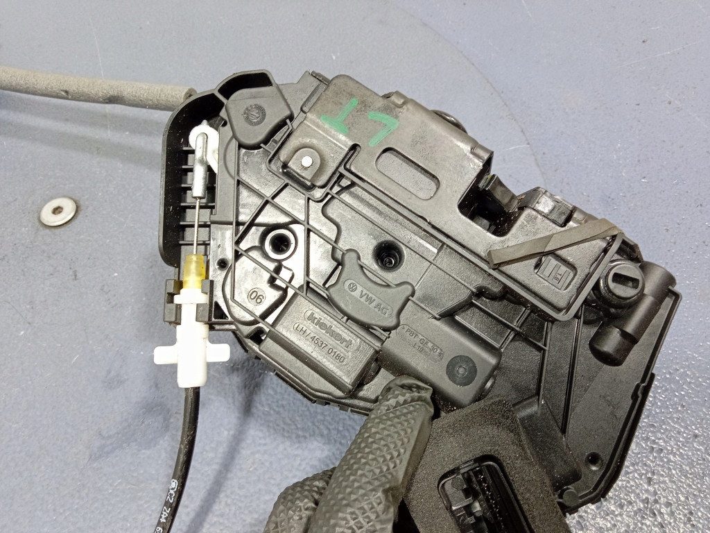 фото №8, Skoda scala замок дверь задняя левый задний 7 pin 5ta839015k