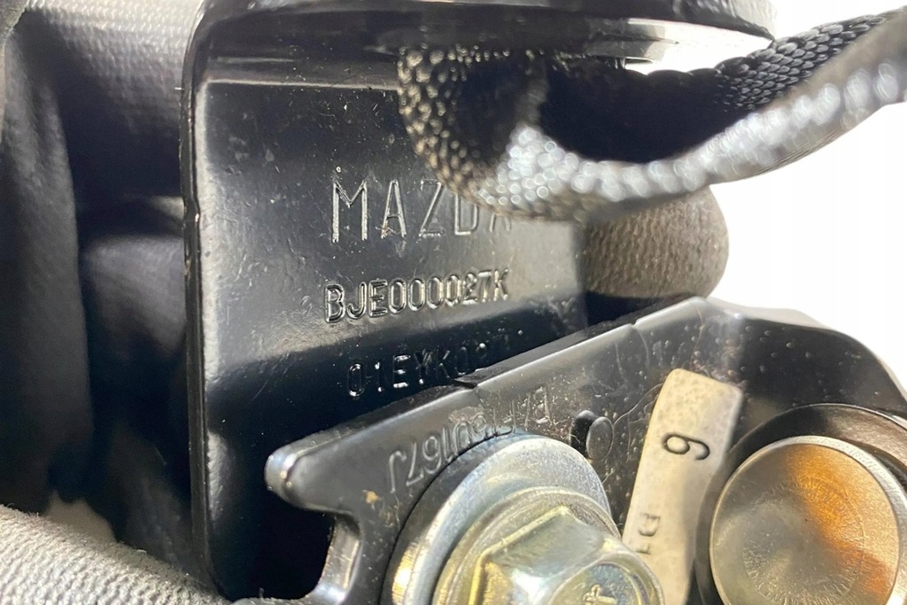 фото №7, Пряжка заднего lewego сиденья mazda cx-3 dk baf150167j 2.0l бензиновый