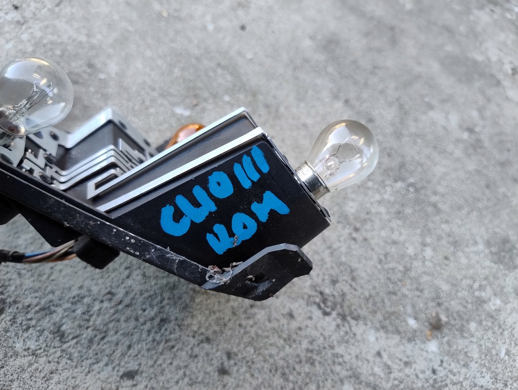 фото №4, Вкладыш лампы задняя правый задний с штекер renault clio iii kombi