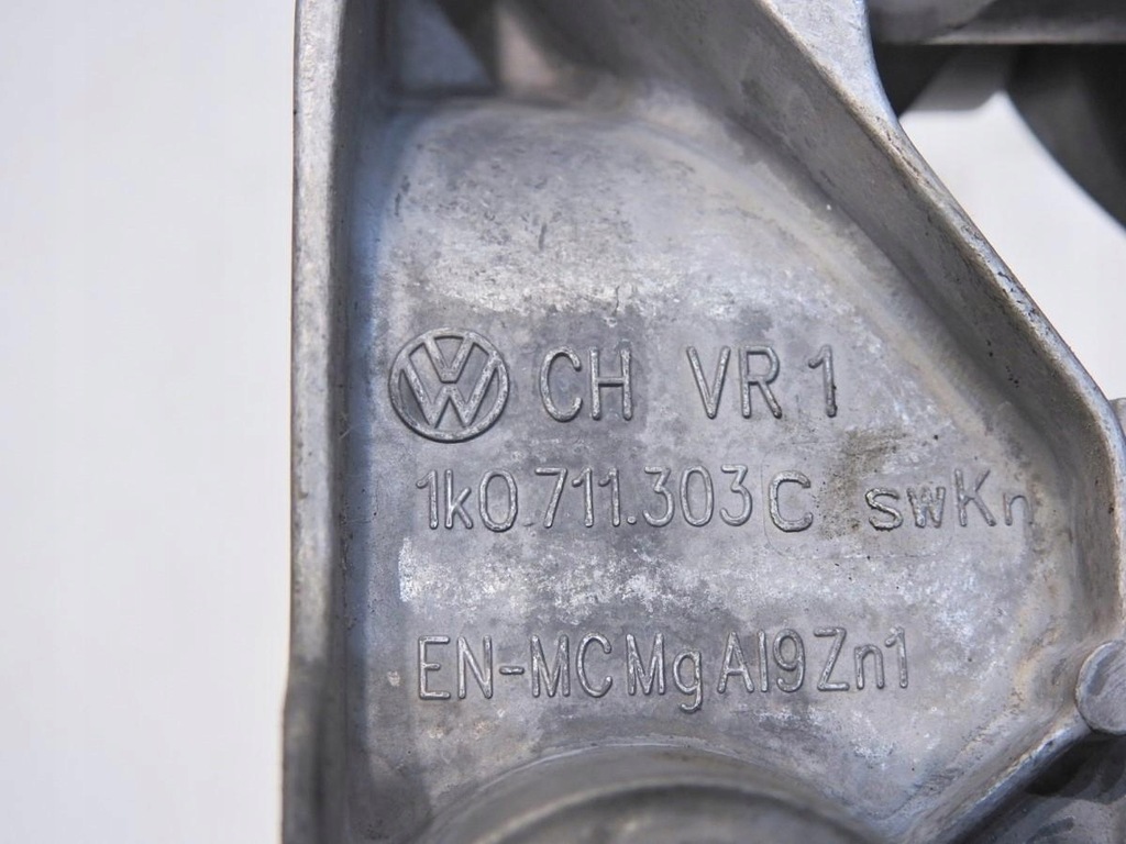 фото №6, Гальмо ручний vw golf v 1k0711303c