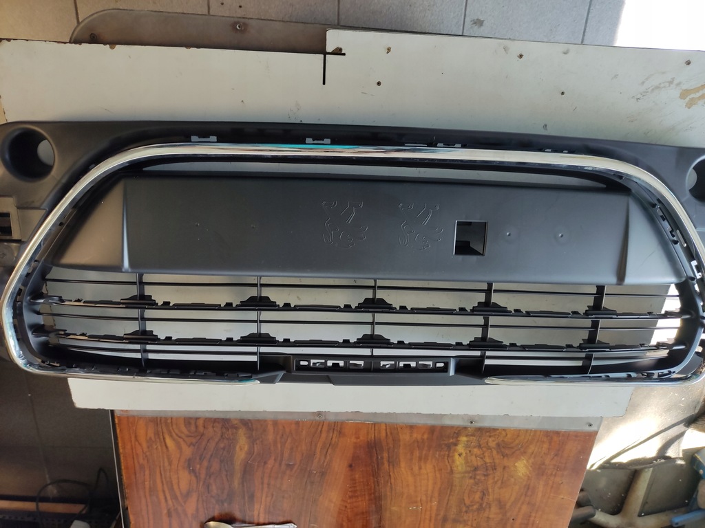 фото №10, Решётка радиатора gryl peugeot 301 13- 9676946780 nowa