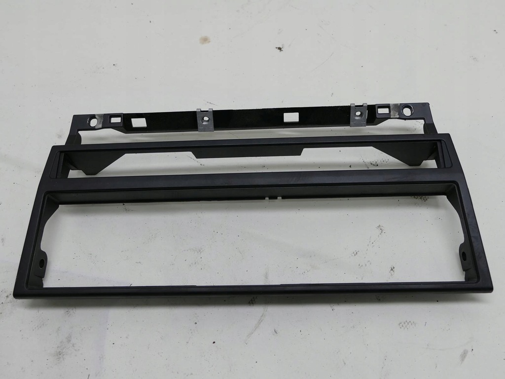 фото №1, Bmw 5 e39 рамка радіо панель каркас 8247302