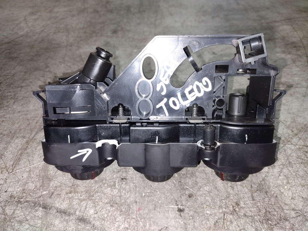 фото №6, Панель обдув seat toledo iii