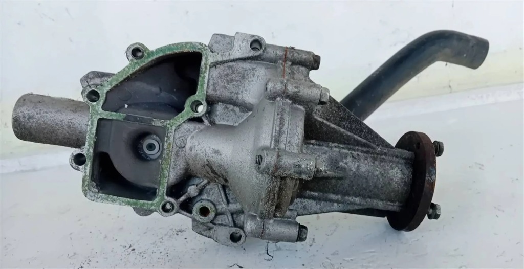 Ssangyong rexton 2014 насоса води в Україні