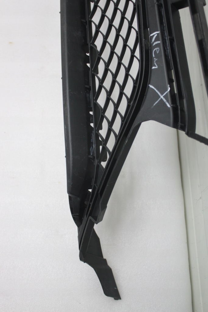 Mercedes e w212 63 amg середня решітка бампера a2128850424 Доставка