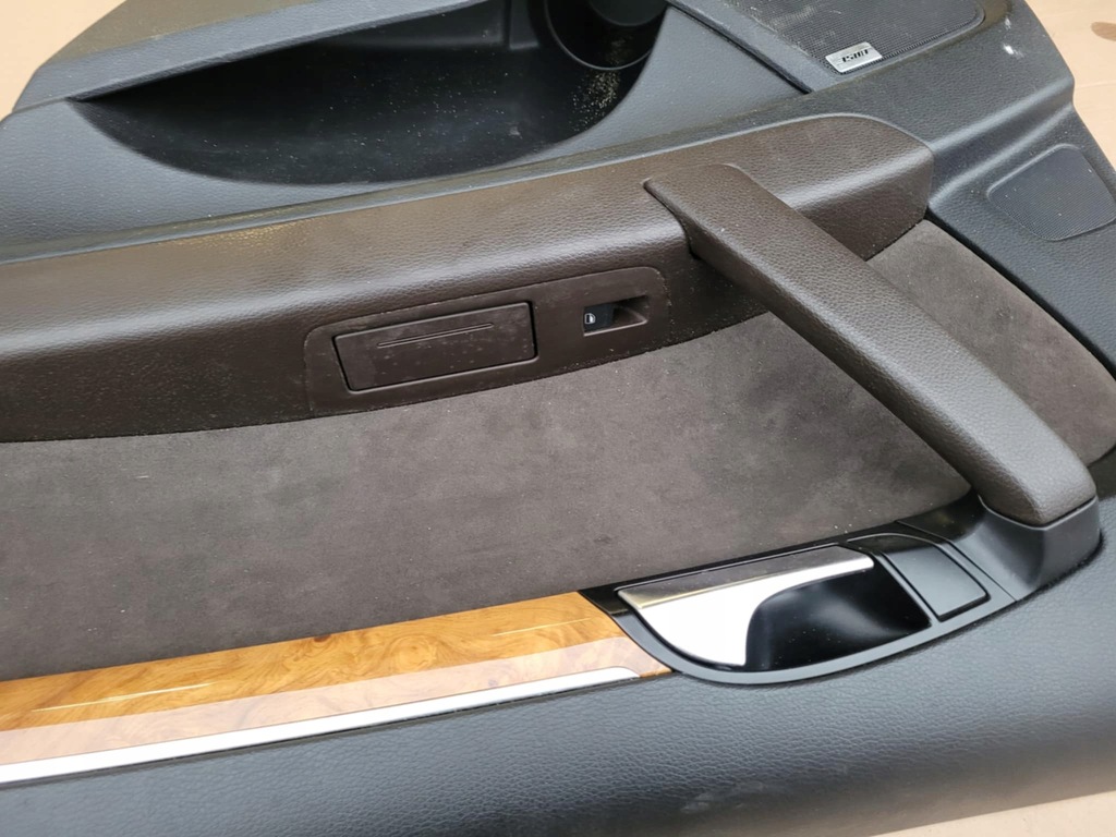 фото №7, Обшивка дверь правый задняя коричневый audi q7 4l alcantara