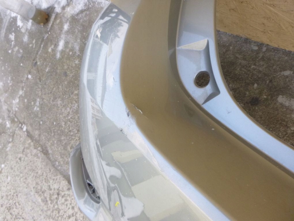 Toyota auris 2 hb рестайлінг  15- бампер задній задній Зі Шроту