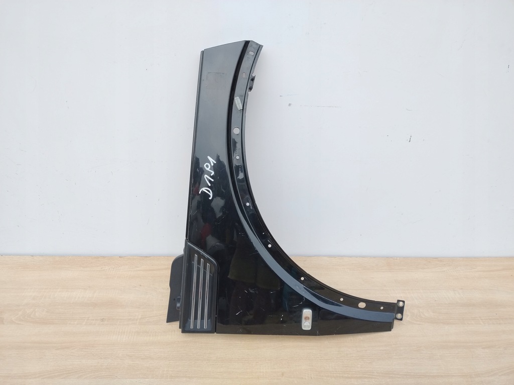 фото №1, Dodge nitro правый крыло перед + молдинг