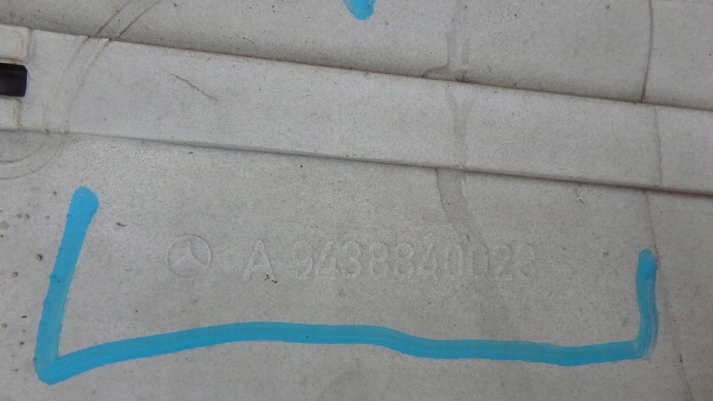 фото №2, Mercedes actros кутик лівий вітровик