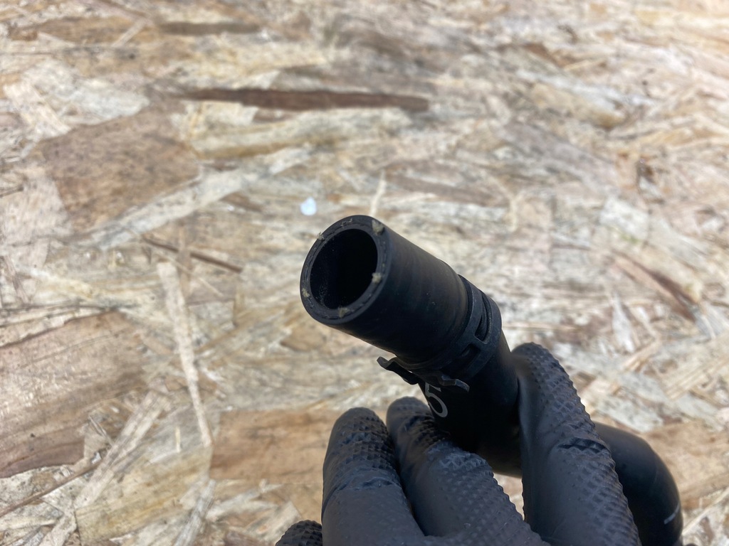 фото №8, Wąż труба шланг wody porsche taycan 9j1121630