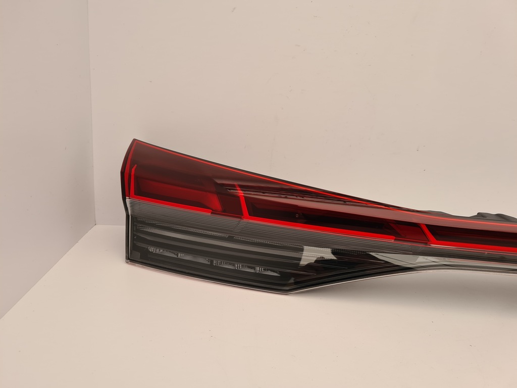 фото №11, Лампа задня середня права audi q4 e-tron 89a945095 89a945070