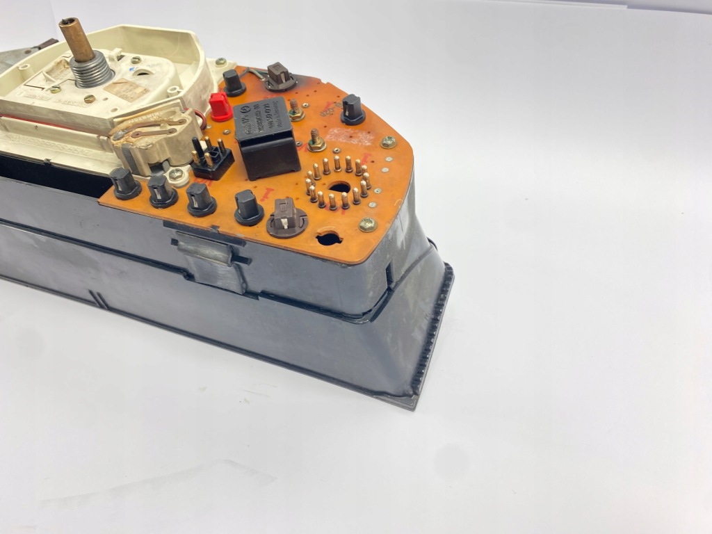 Панель приборная панель mercedes w124 1245420011 1245401348 Оригинал