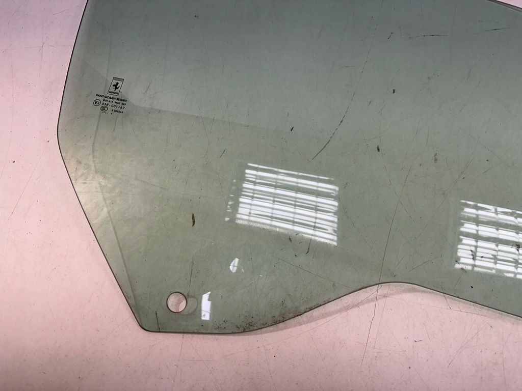 фото №8, Стекло правая ferrari california f149