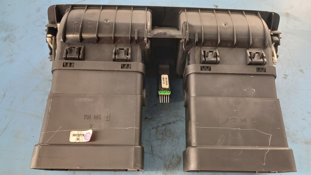 фото №4, Решётка обдув volvo c30 s40 v50