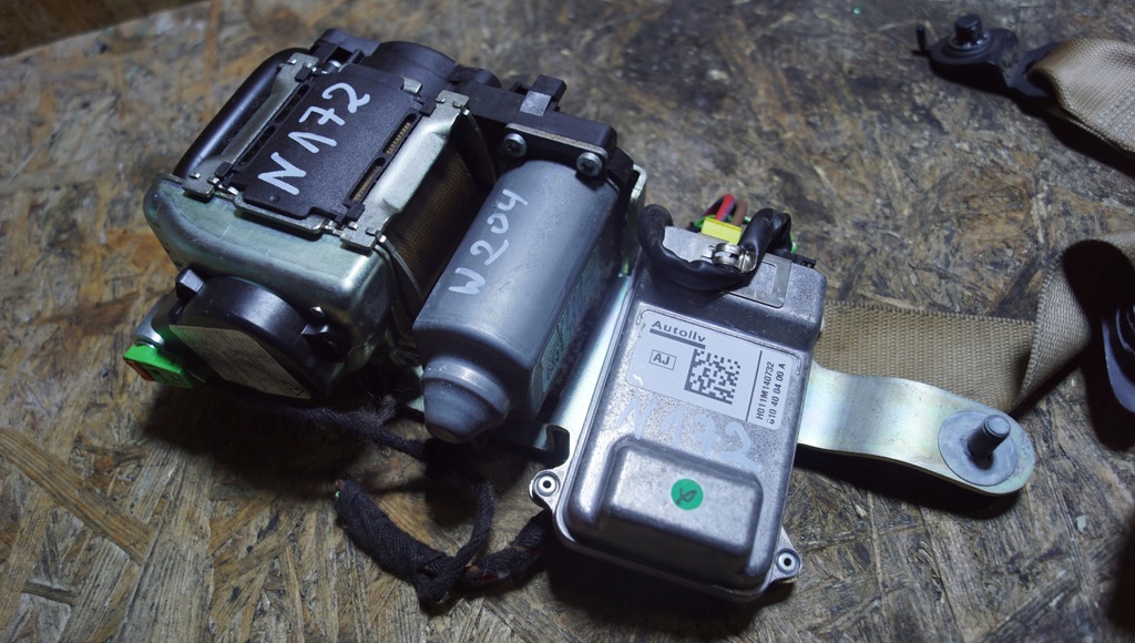 фото №3, Mercedes w204 pas безопасности левый перед