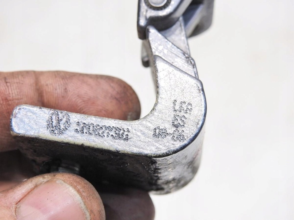 фото №5, Петли крышки la7t vw golf v plus