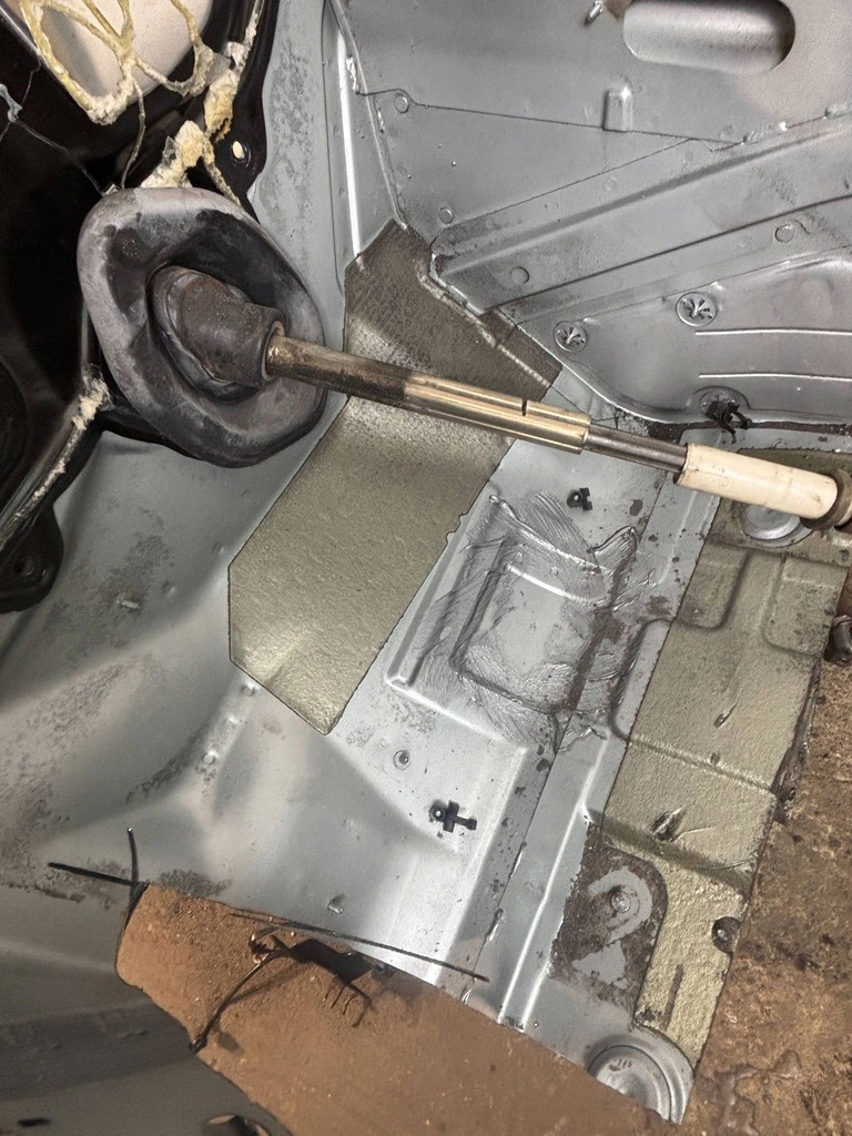 фото №8, Audi q7 4l 2009 левая лонжерон передняя подкрылок лонжерон