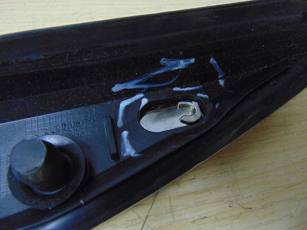 фото №11, Молдинг хром дах права peugeot 2008 1 9806404777