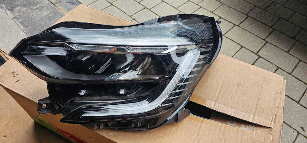 фото №1, Лампа левая перед передняя full led renault captur ii 260601693r