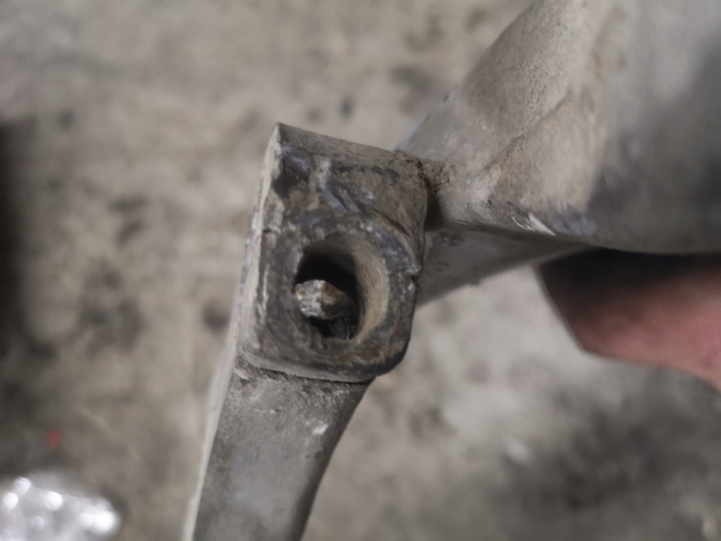 фото №4, Поворотний кулак ліва лівий перед audi a8 d2 lift 4d0407257m