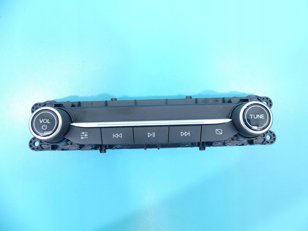 фото №1, Панель радио ford оригинальный номер jx7t-18k811-ac