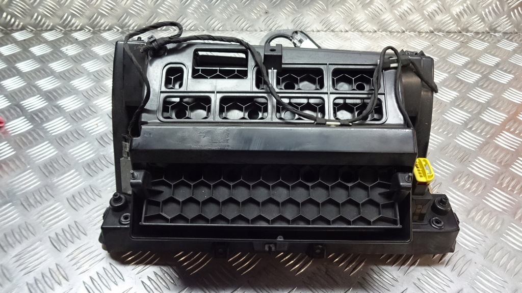 фото №7, Бардачок пассажира vw passat b6 3c1857101