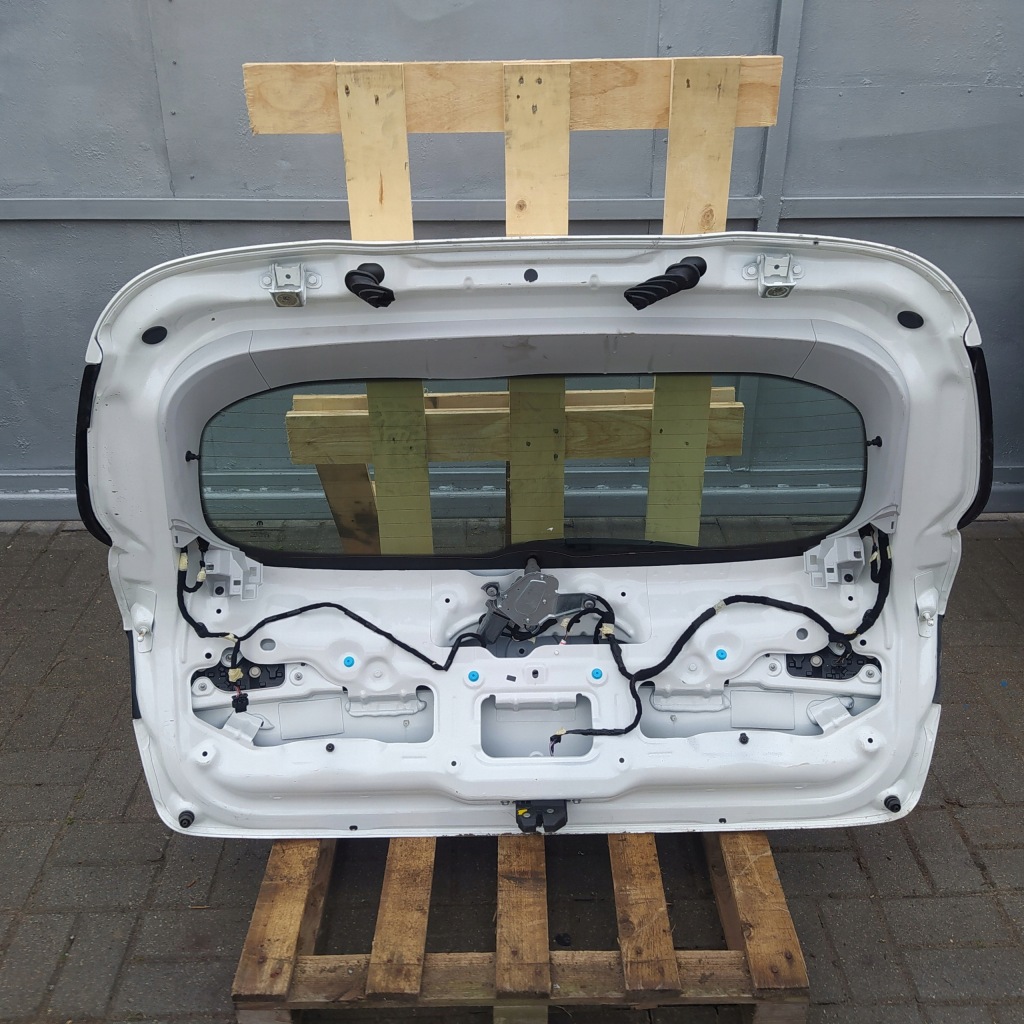 Кришка багажника багажника кришка fiat tipo ii hb 2022r в Україні