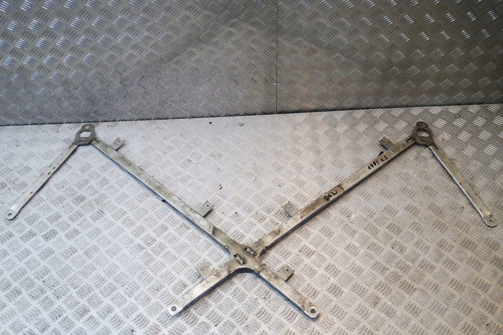 фото №1, Распорка кронштейн porsche panamera 97050428101