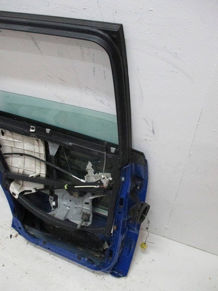 фото №8, Дверь левая задние audi a4 8d9