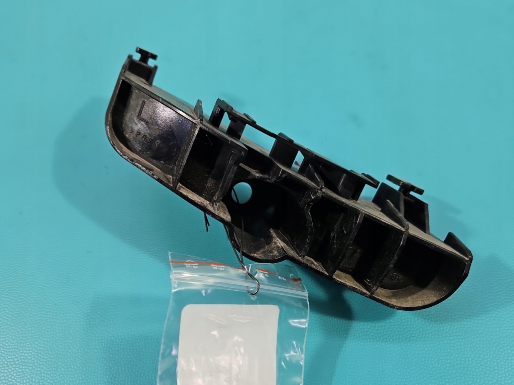 фото №1, Направляющая задний бампера задняя левый lexus ct 10- 52563-76010