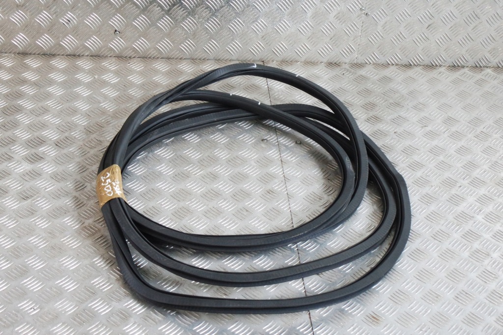 Купить Прокладка дверь задний  mercedes w167 a1676972500