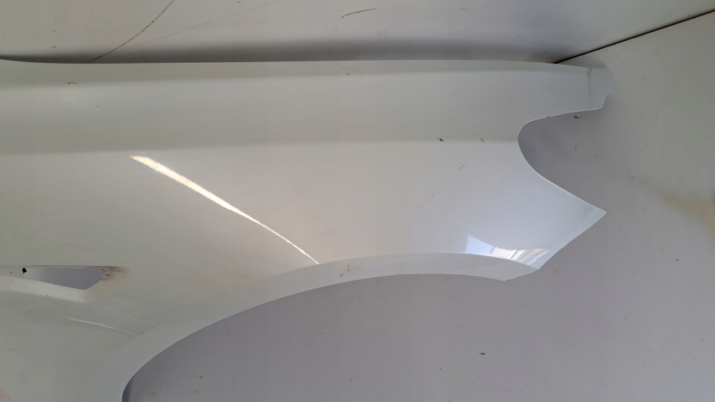 Крыло  правый  перед tesla 3 в Украине