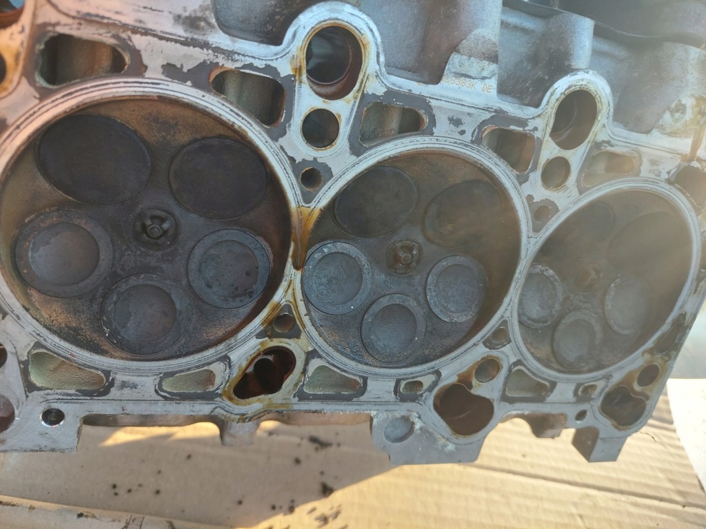 Головка левая audi a4 a6 2,4 2,8 078103373ah lublin fv Цена