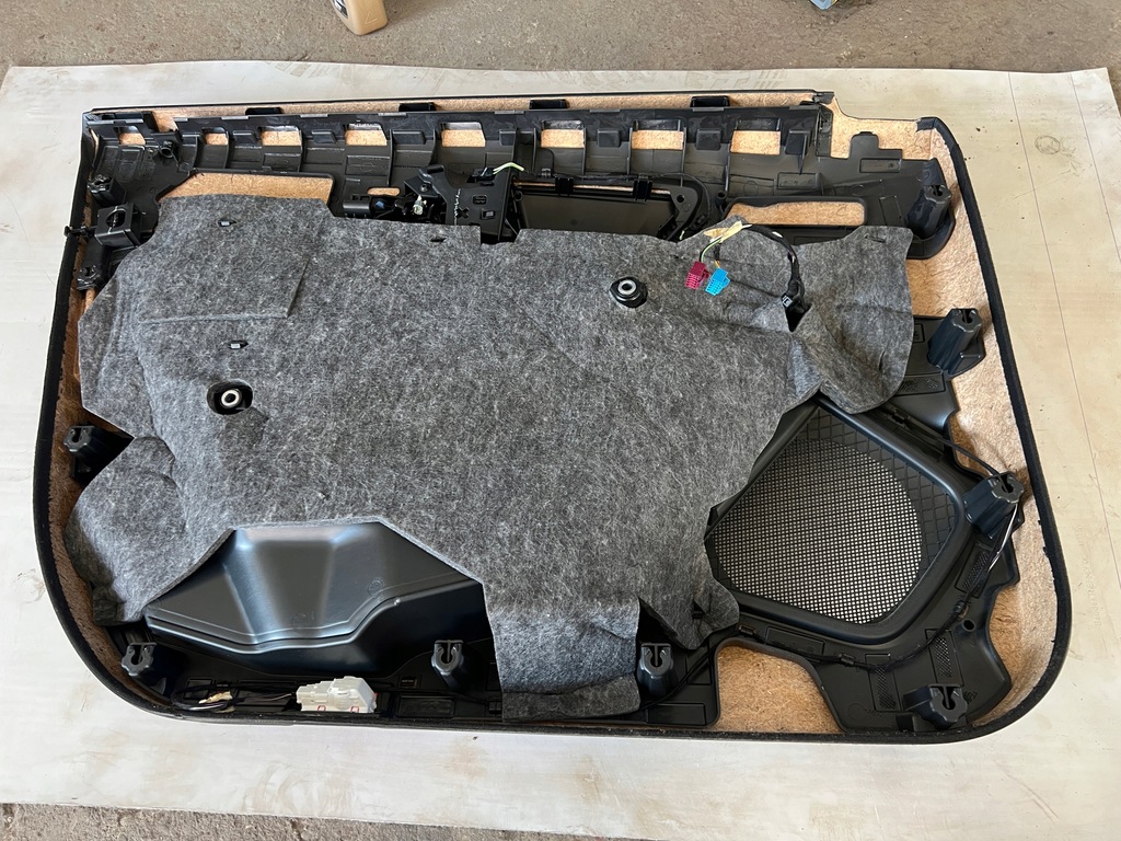 фото №8, Mercedes gla lift 17-19 w156 x156 оббивка обшивка двері правий перед europa