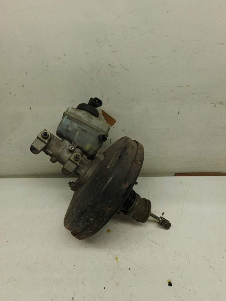 Купить Dacia оригинальный номер 472107379r насос тормозная усилитель тормозов