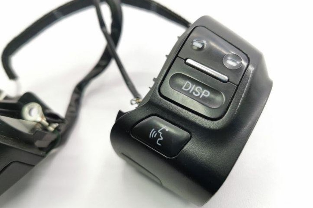 фото №9, Кнопки керма lexus gs _l1_ f70cv184a 3.5l hybrid 217kw 2007