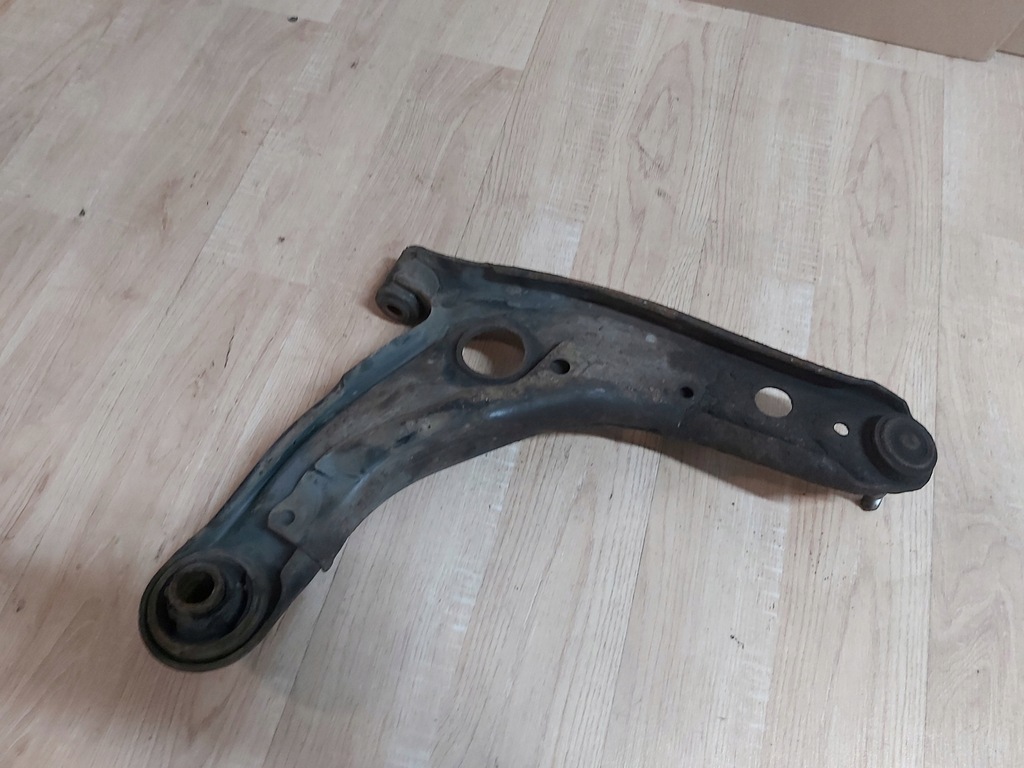 фото №5, Toyota verso s рычаг левый перед
