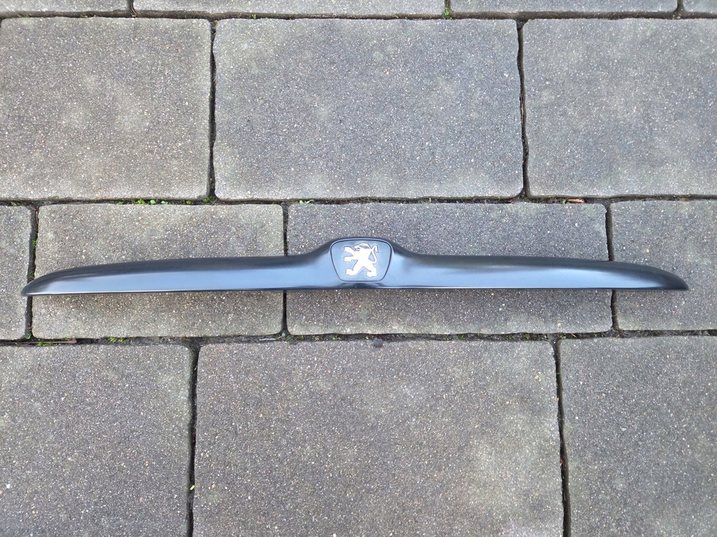 фото №1, Peugeot 206 молдинг задний крышки чёрный mat