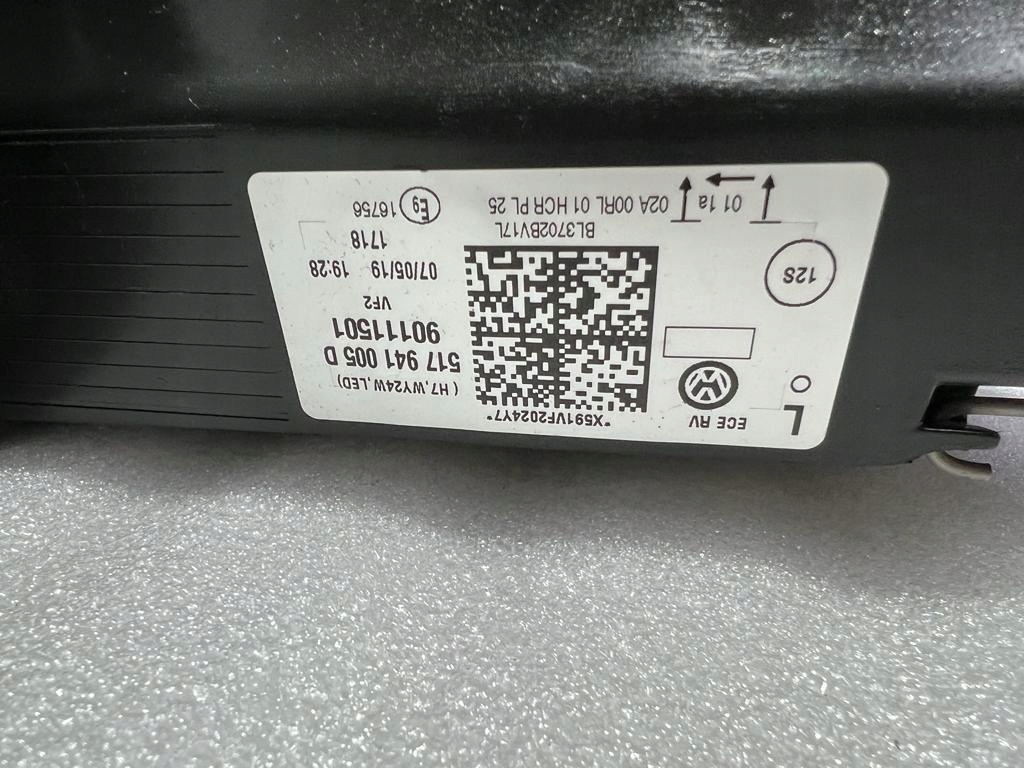 фото №13, Vw golf sportsvan lift 17r- лампа правая левая