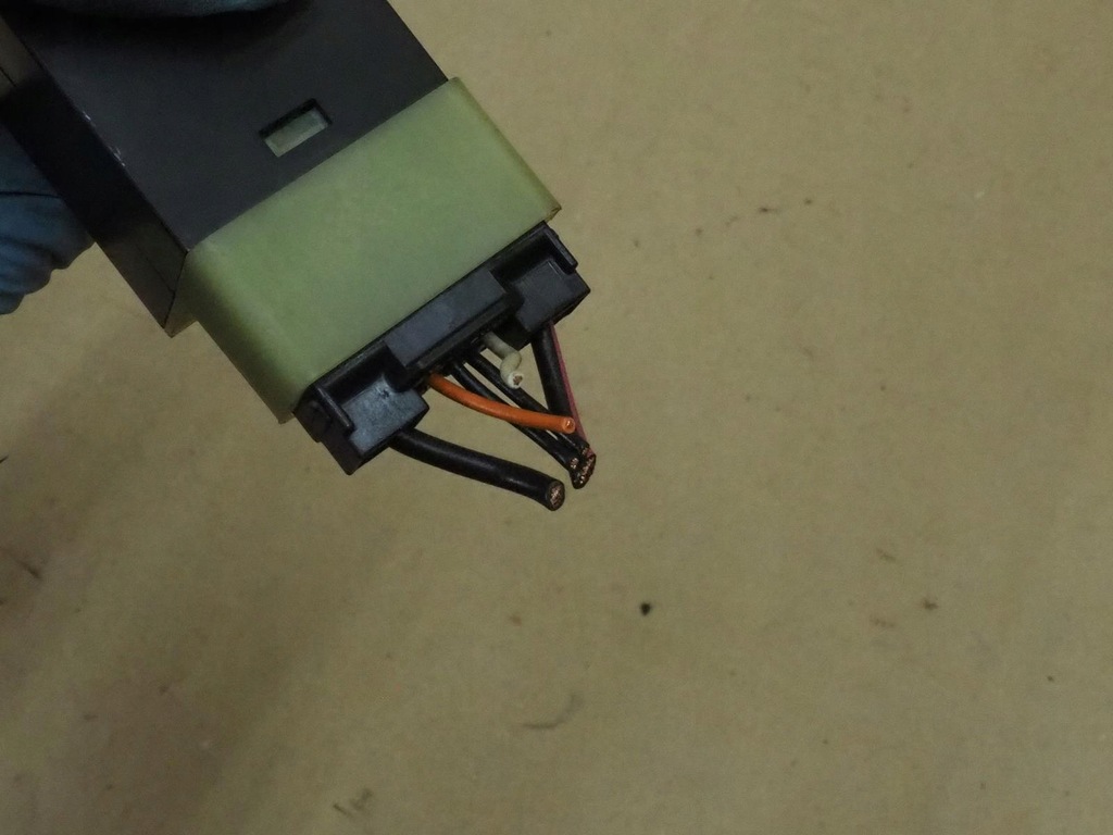 фото №16, Переключатель подогрев стекло chrysler pt cruiser 04671670ab