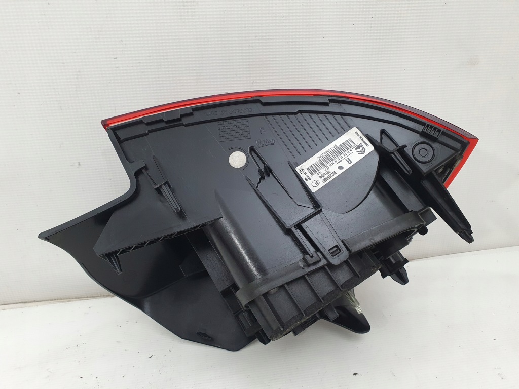 Citroen c4 cactus рестайлінг  15-20 лампа права правий задня задній 9823950280 Ціна