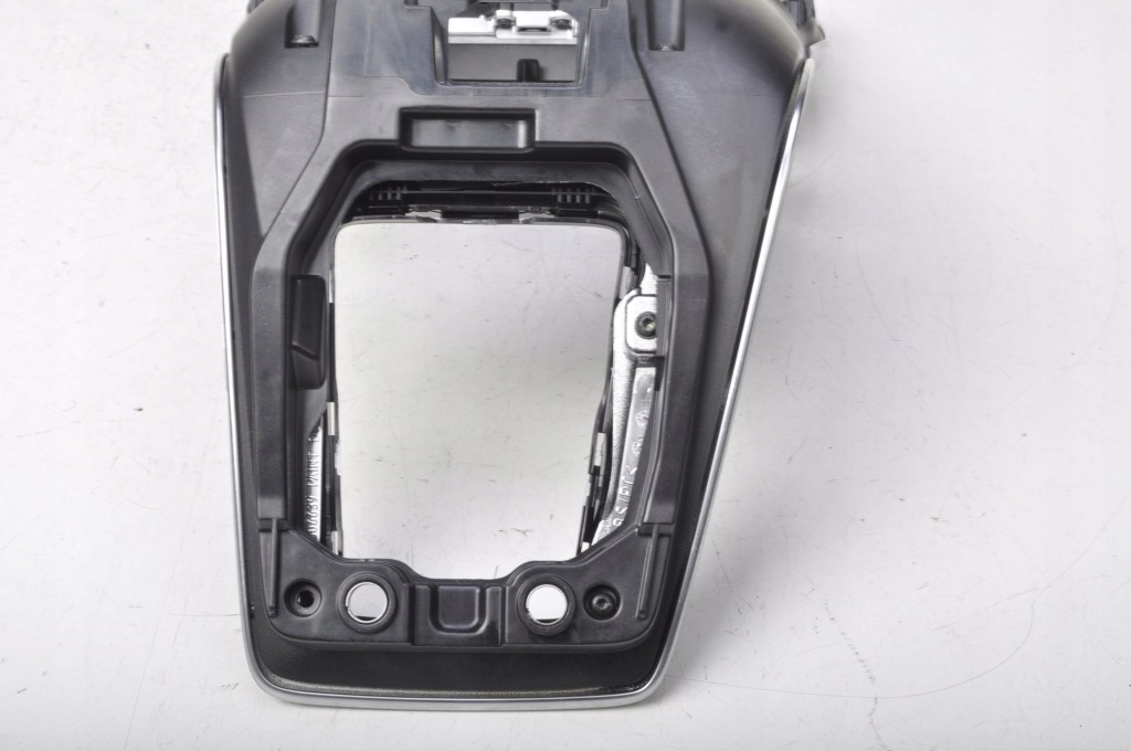 фото №7, Volvo v40 rdesign панель средний dekor 08632794