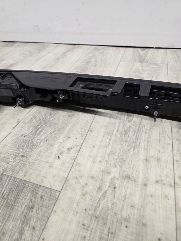 фото №11, Nissan ariya 22- лампа задняя средняя накладка led europa